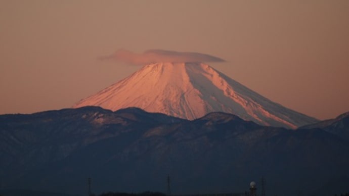 笠雲がかかった今日の富士山