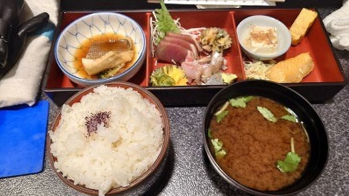 出社してようやく何とか久々作造さんのお世話になれて晩はチキンな夕餉新旧