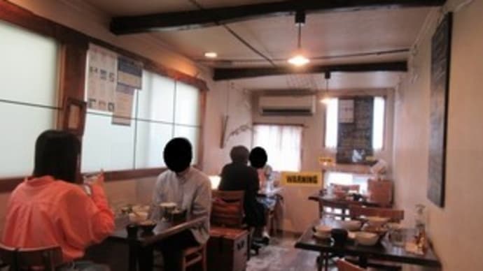 「あくび」、6月23日の日替わり定食700円は、カツオみそ漬焼き、豚肉とキャベツの煮込、たこ刺など