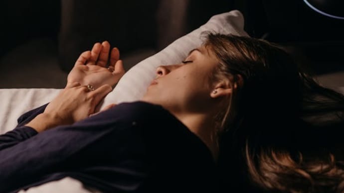 睡眠の質を上げる!寝つきが悪い原因と質を上げるコツを紹介