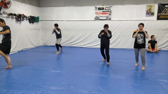 (月)キックボクシング初級&一般クラス