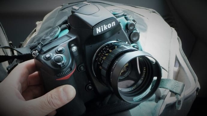 NikonのクラッシックデジタルにAUTO YASHINON-DS 。。