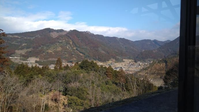 トンネルを抜けると