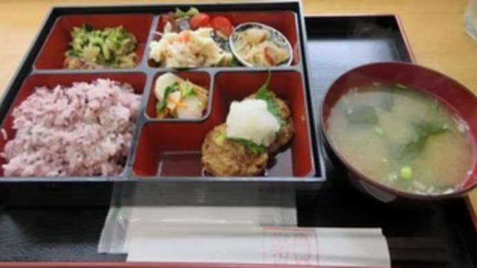 「岩沼屋」、週替わり弁当は、長芋入りハンバーグのおろしポン酢