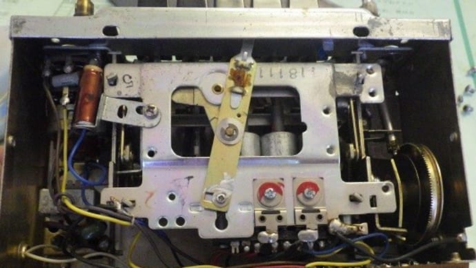 帝国電波(現クラリオン)製カーラジオRM-107(三菱キャブトラック搭載)の修理(1/6)