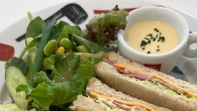 ランチは「ぱんだかふぇ」で。