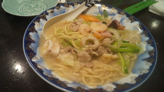長崎中華街で名物ちゃんぽんで一杯