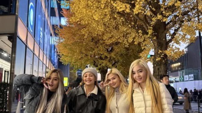 モカ・ガールズは日本旅行