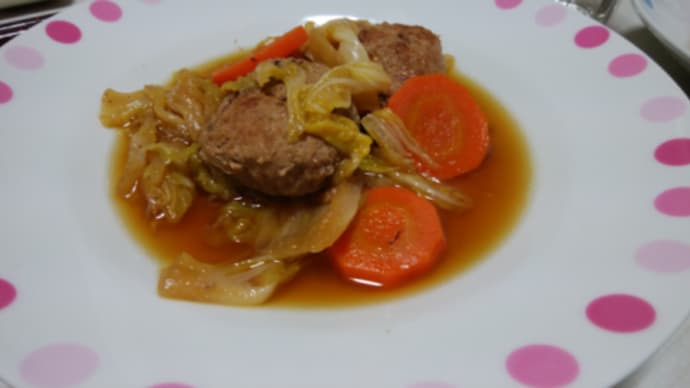 豚ひき肉のハンバーグと白菜の煮物