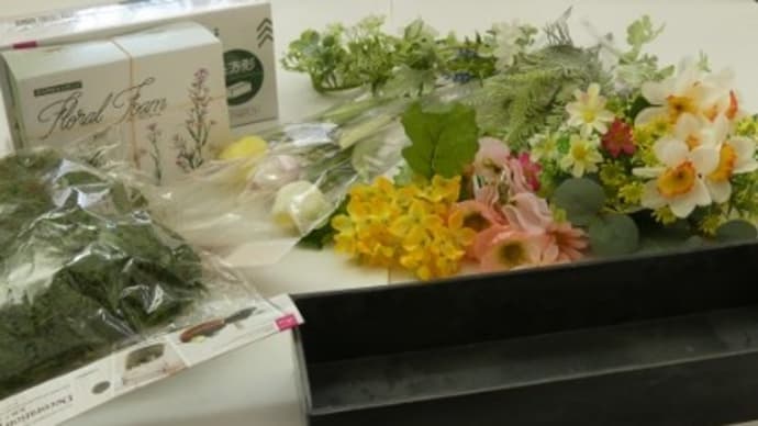 春のフラワーアレンジ2022 ~100均造花の野の花アレンジ&時計入りボックスアレンジ~