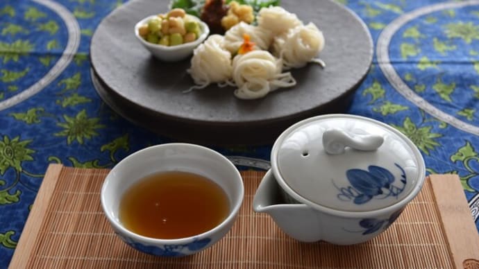 焙じ茶で食べるお素麺