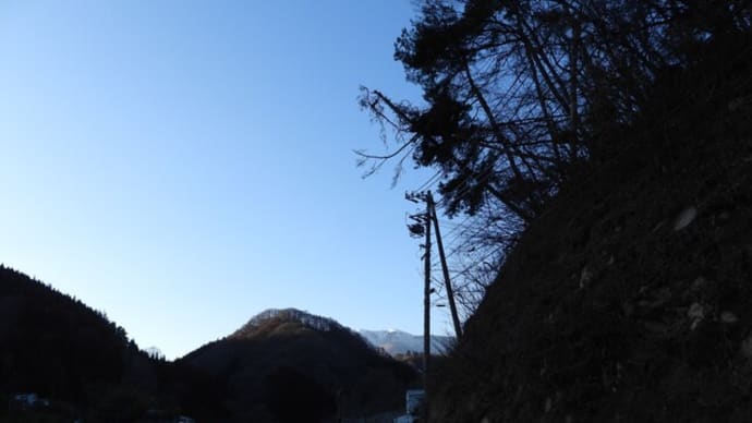 飯綱山、浅川ダム、菅平高原、上弦の月