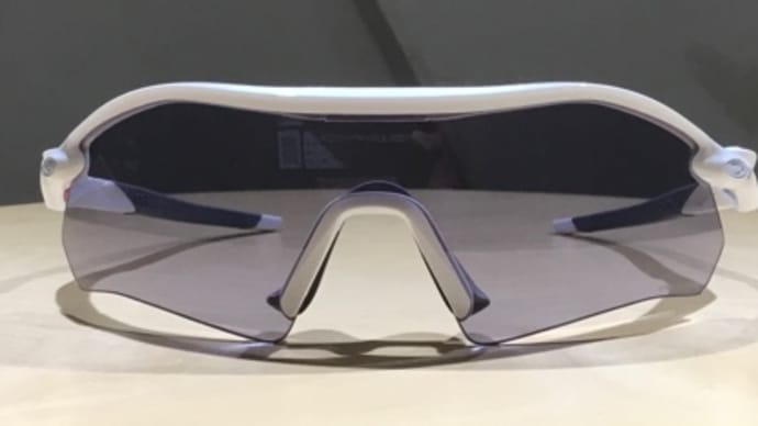 Oakley新作モデル:Oakley RadarPlate入荷しました!軽いですね。。。