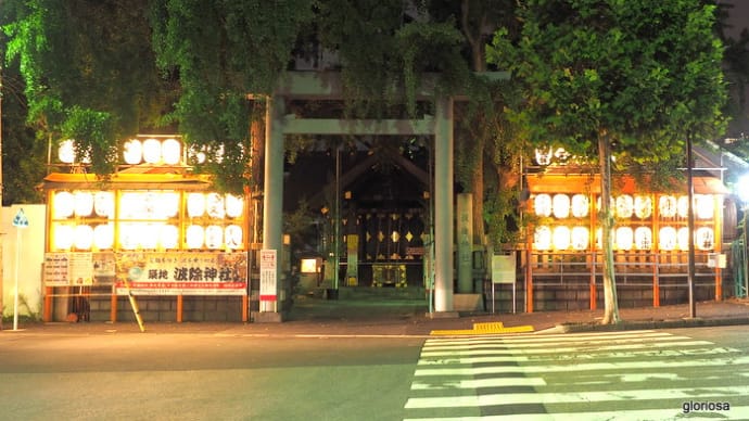 寺社巡り・東京⑲ 波除稲荷神社。赤と黒の巨大獅子頭とちっちゃい七福神は市場の人達の守り神