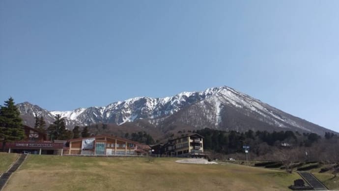 【友人提供】雪融け進む大山