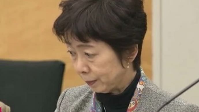 この人です、総理記者会見を仕切り質問制限する