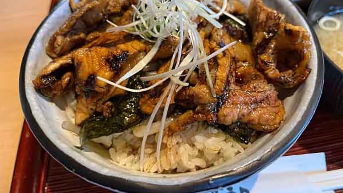 「豚郎 伏見店」の三河豚極上ロース丼定食!