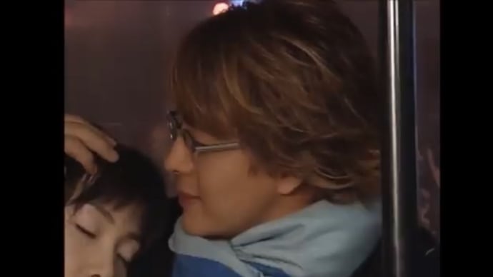 忍び寄る影