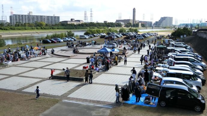 今日は月に1度の「宝塚朝市」です
