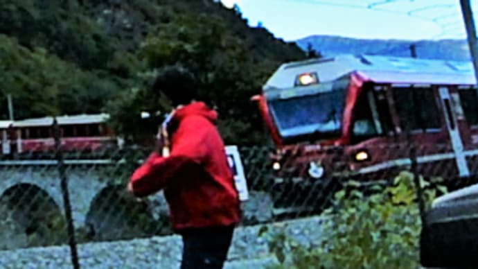 スイス鉄道 ベルニナ線 ブルージオ橋 間近からのショット 松田伸一郎