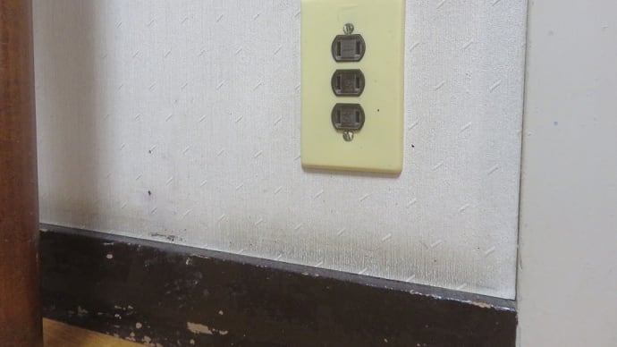 千葉県:船橋市小室町にて、既存コンセント交換工事