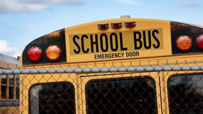 バス運転手が意識不明 男の子が機転利かせ乗客救う=米報道