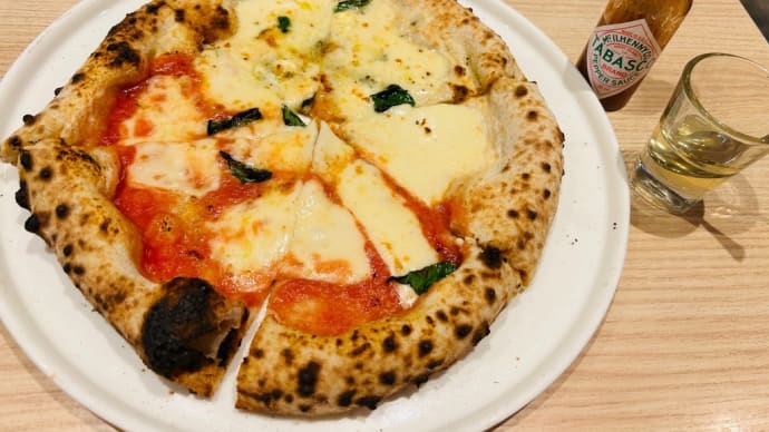 京都の駅近外食→イタリアンバル🇮🇹「アッソロッソ」外から石窯が(o^^o)