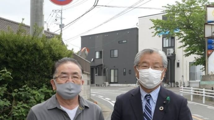 【交通標識のリニューアル】新入生の入学に間にあいました。古くなって見にくかった交通標識11カ所が更新されました。