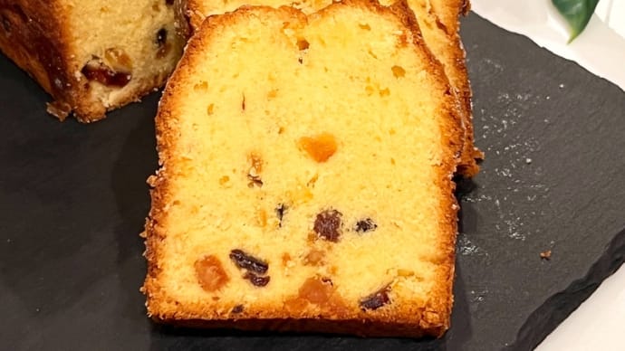 週末に焼いたパウンドケーキ