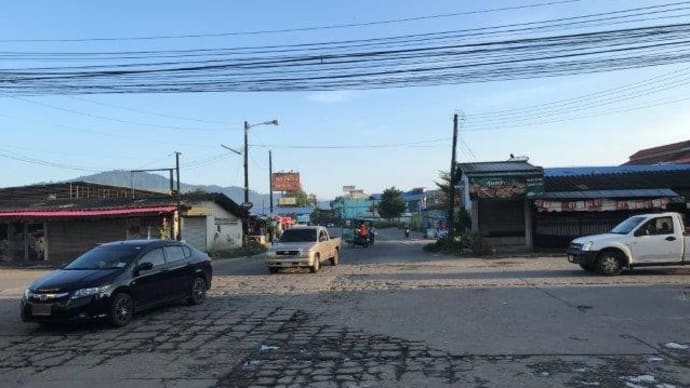 ソンテオでラノーンイミグレに向かう