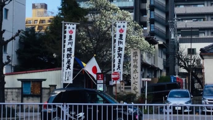 街の中の春