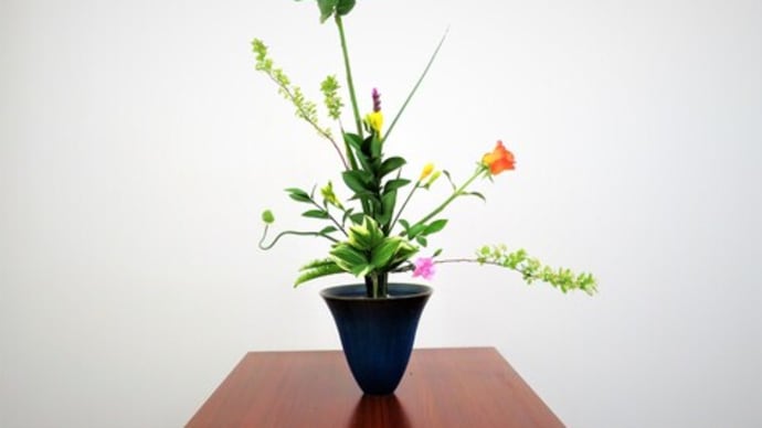 バラが高価・ついに1本しか組めなくなった・・立花の作品は上出来