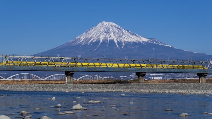ドクターイエローと富士山