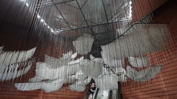 「塩田千春展:魂がふるえる」/森美術館
