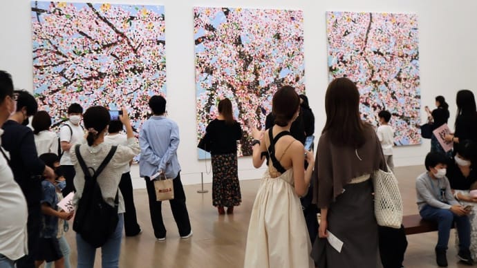 国立新美術館で、『ダミアン・ハースト 桜』を観ました。