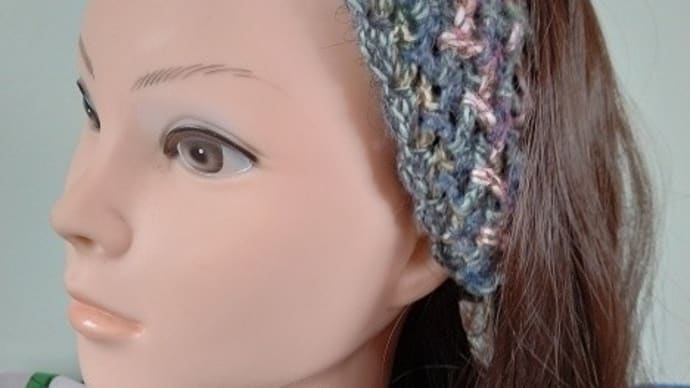フォークロア帽子の編み方で、ヘアバンドを編みましたよ～～！