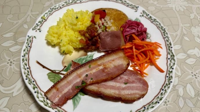 母のご飯を横取りする。ww