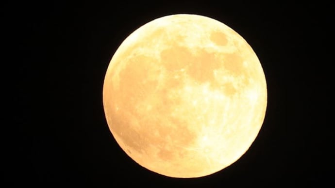 11月8日は皆既月食で皆既食中の月の裏に天王星が潜入