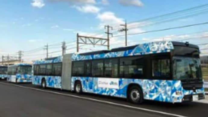当 東広島市に，運転手不在のバスがぞろぞろ