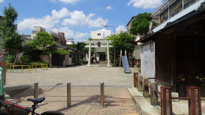 近くは良く通るが!一歩中に入ると!新田ぼ開拓の際に旧中田新田の鎮守として寛永年間に創建されました。