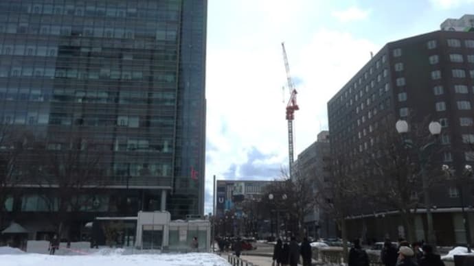 さっぽろテレビ塔と銅像