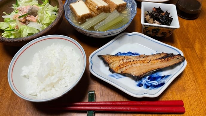 11日夜はフキをゆでて