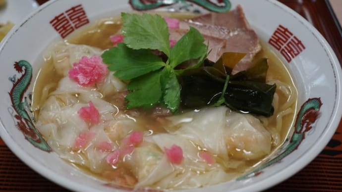 20097 ラーメンの万里「桜の塩ワンタンメン」@富山 4月2日 純白のワンタンに映えるピンクのグラデーション!桜の花びらが満開の華やかさ!
