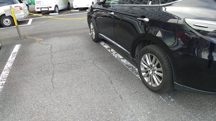 はみ出し駐車