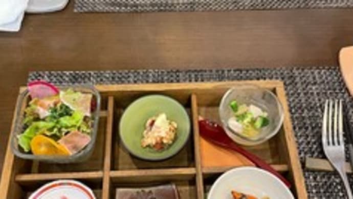★お店の方の気さくな笑顔 そして、いろんな味わいが楽しい「OLD LIT」の和洋の創作料理