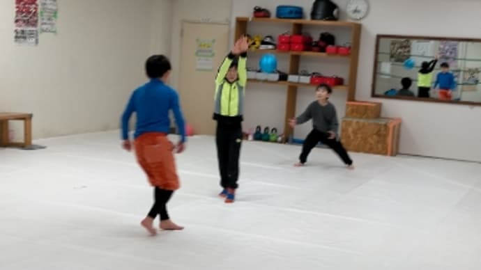 要は新潟の男は雪に強い!…(木)キッズ格闘技クラス&キックボクシング初級クラス