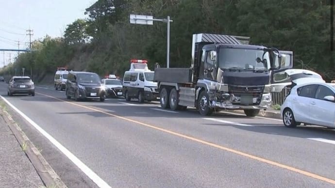 大分で大型ダンプと軽自動車が正面衝突
