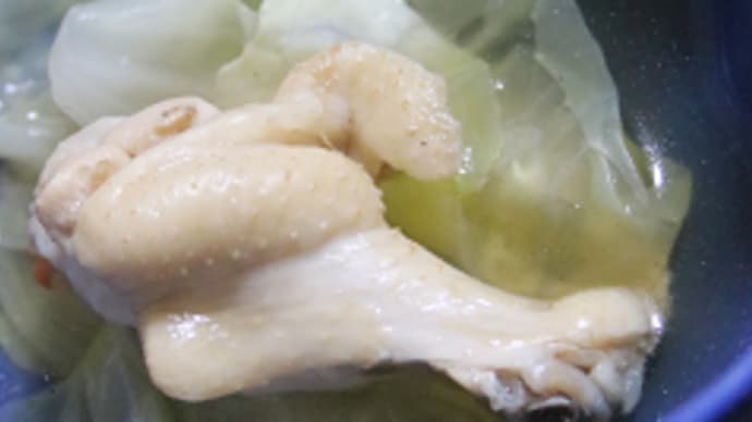 キャベツと手羽元の ピリ辛にんにく醤油鍋