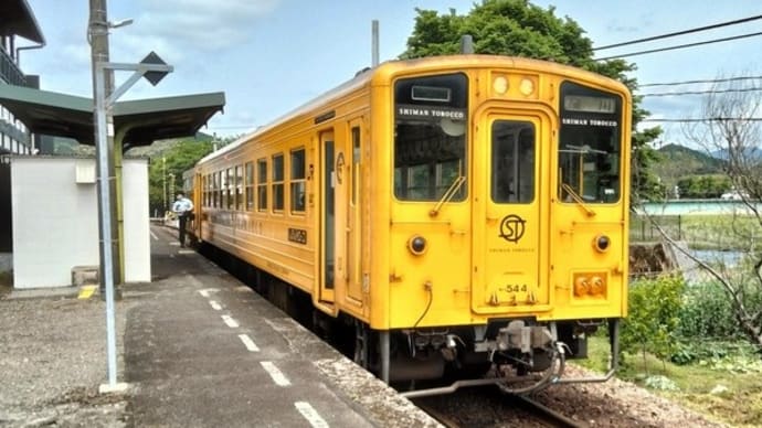 JR松丸駅のしまんとトロッコ列車♪(5月11日)