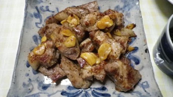 半生麺の釜揚げとポークのカットステーキ